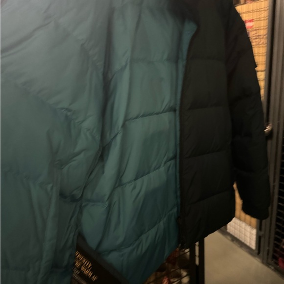 Men's Black Puffer Jacket - Picture 3 of 4